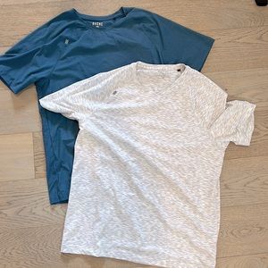 2 Rhône Mens Active Tees